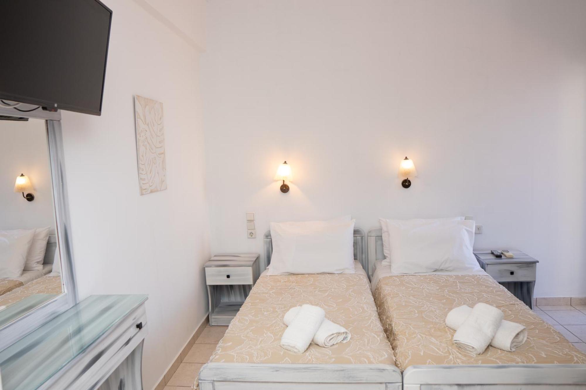 Artemis Beach Studios Каламаки Экстерьер фото
